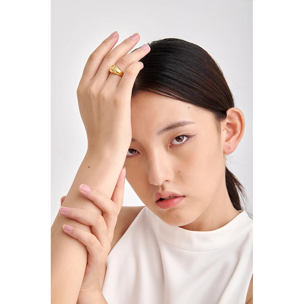 Trendy Round Angel Ring for Women Stainless Steel Waterproof Charm Jewelry Statement Golden Metal Gala Gift Bijoux Ete