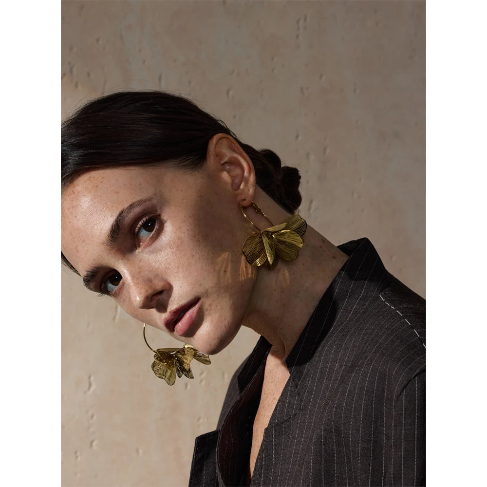 Exclusive Design Stainless Steel Metal Flower Big Hoop Earrings Personality Fashion Waterproof Eye-catching Jewelry