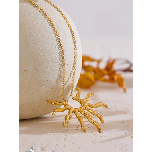 Individualistic Stainless Steel Metal Trendy Sun Pendant Necklace Hot Style Attractive Jewelry Waterproof Accessories Gift
