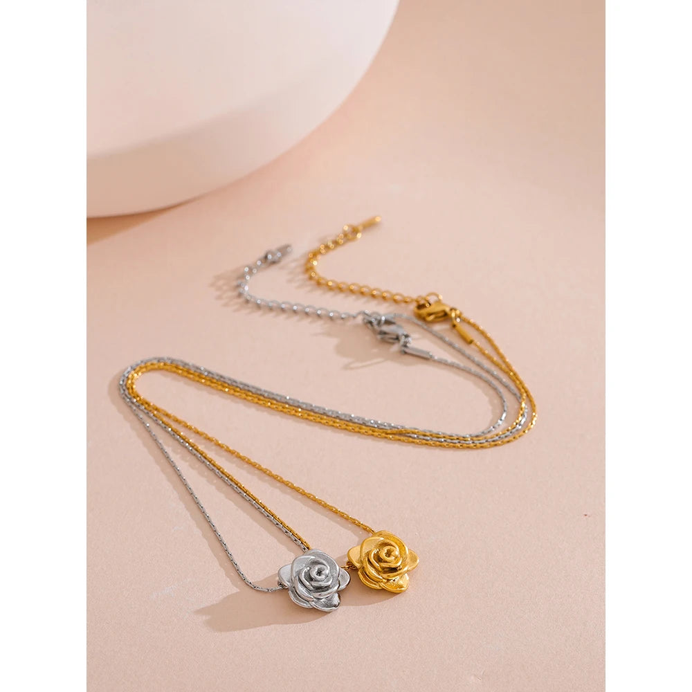 Stainless Steel Stereoscopic Flower Pendant Necklace Waterproof 18K Plated Fashion High Quality Golden Jewelry Women