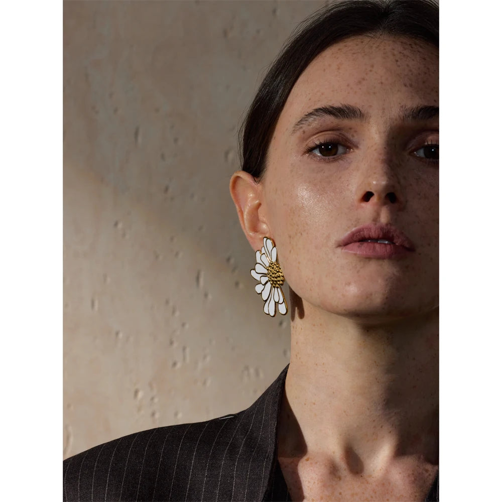 Big White Black Enamel Flower Statement Fashion Stud Earrings 18K Gold Color PVD Plated Stainless Steel Jewelry Gift
