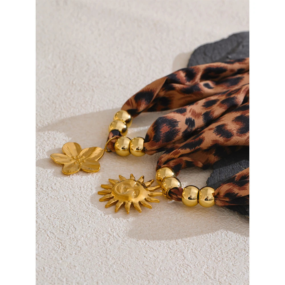 Fall Winter New Style Fashion Leopard Polyester Cloth Trendy Sun Flower Pendant Necklace for Women Jewelry Accessories