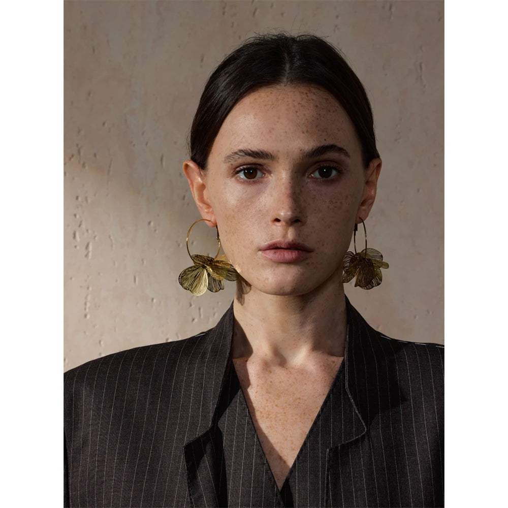 Exclusive Design Stainless Steel Metal Flower Big Hoop Earrings Personality Fashion Waterproof Eye-catching Jewelry