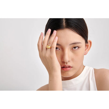 Trendy Round Angel Ring for Women Stainless Steel Waterproof Charm Jewelry Statement Golden Metal Gala Gift Bijoux Ete