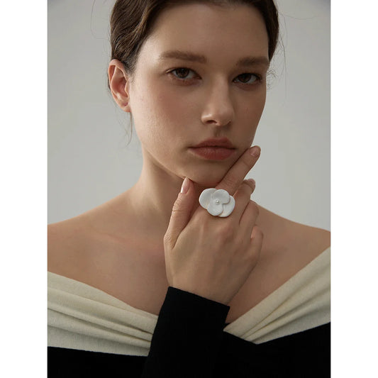 Exquisite White Enamel Flower Fashion Chic Adjustable Ring for Women Stainless Steel Waterproof Temperament Jewelry Gift