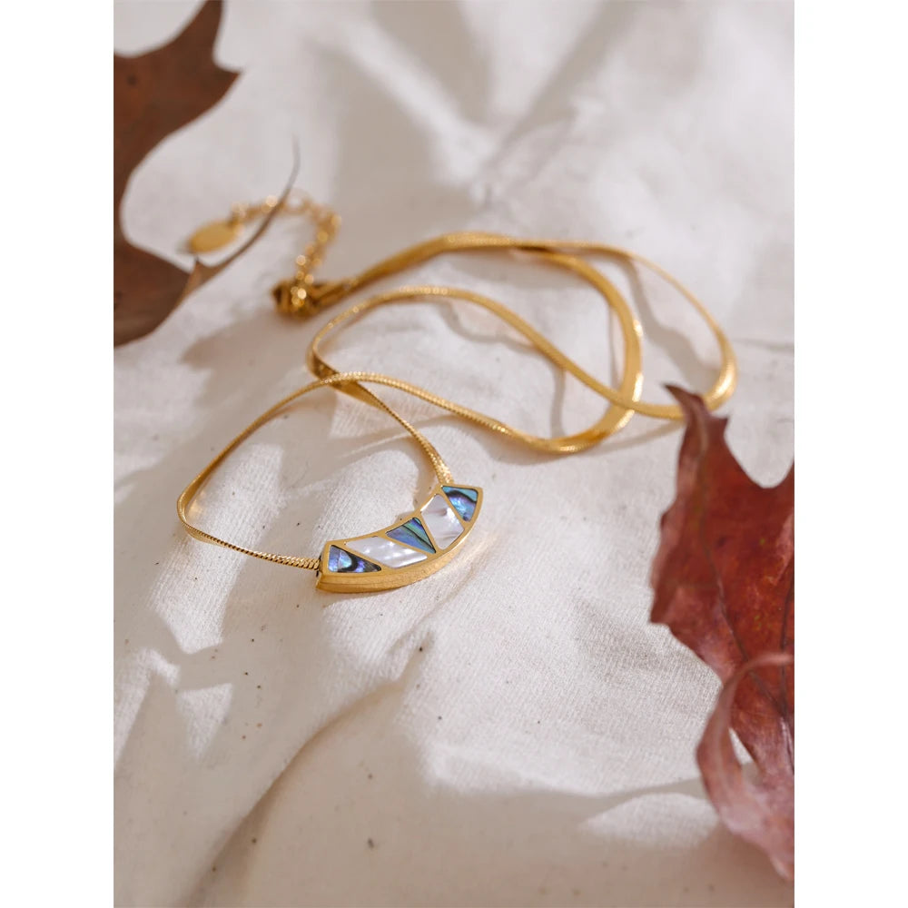 Shell Pendant Necklace Snake Chain Stainless Steel Golden Collar Jewelry Water Resistant PVD Accessories