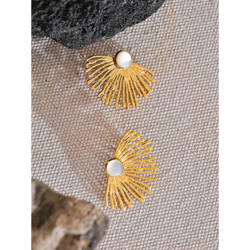 Stainless Steel Charm Hyperbole Stud Earrings with Natural Shell Fashion Big Ear Jewelry Accessories Waterproof for Women