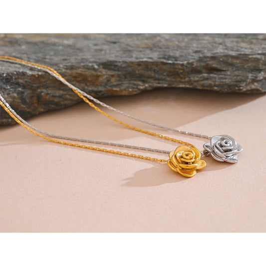 Stainless Steel Stereoscopic Flower Pendant Necklace Waterproof 18K Plated Fashion High Quality Golden Jewelry Women