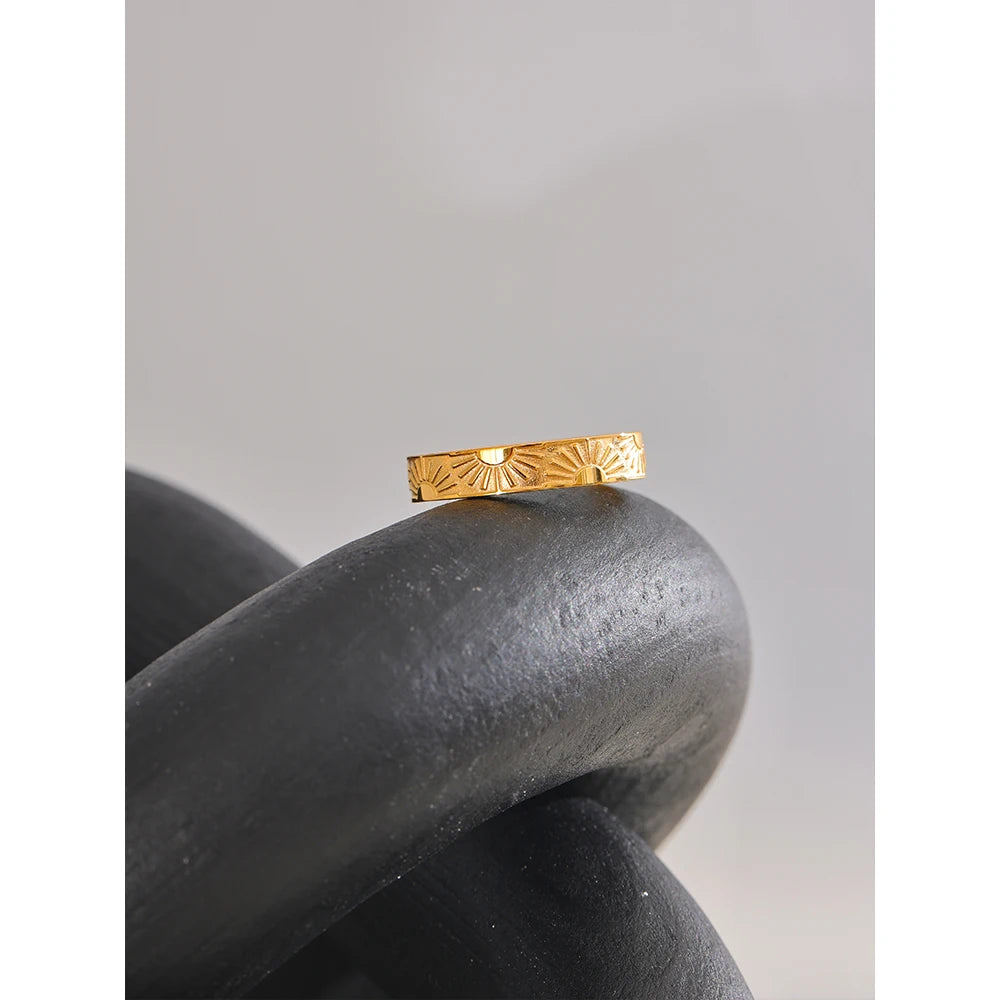 Minimalist Stainless Steel Sun Round Finger Ring Individualistic Chic Water Resistant Jewelry Accessories