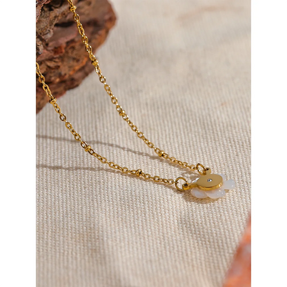 Chic Fashion Natural Shell Flower Pendant Necklace Gift Stainless Steel Exquisite Chain Gold Color Premium Jewelry Bijoux