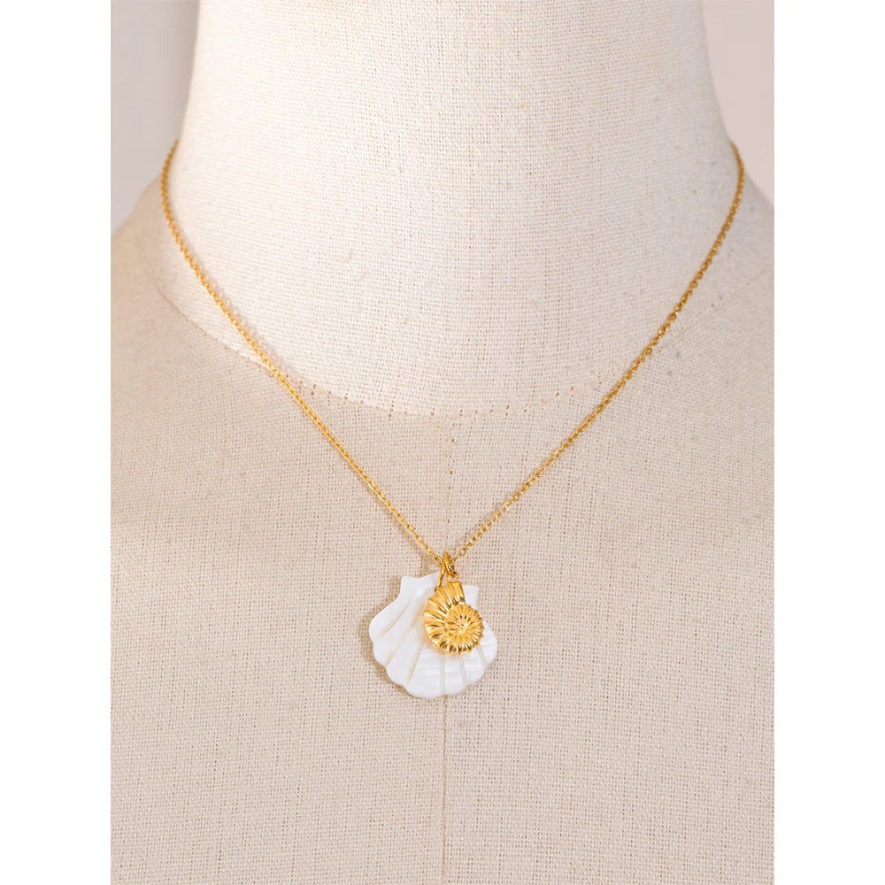 Summer Ocean Style Shell Starfish Conch Pendant Necklace 18K Gold Color Plated Waterproof Charm Jewelry Gift