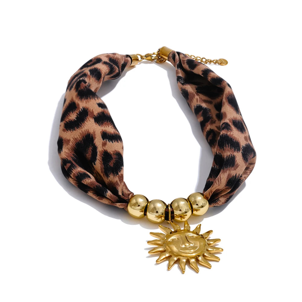 Fall Winter New Style Fashion Leopard Polyester Cloth Trendy Sun Flower Pendant Necklace for Women Jewelry Accessories