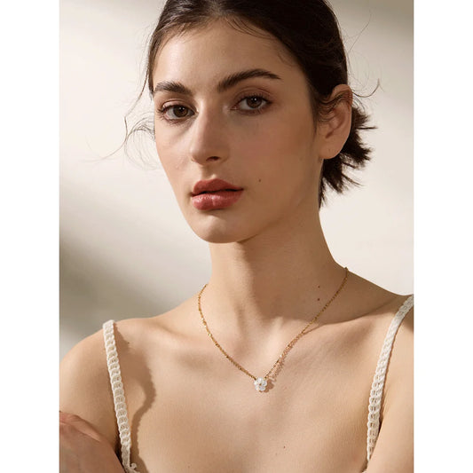 Chic Fashion Natural Shell Flower Pendant Necklace Gift Stainless Steel Exquisite Chain Gold Color Premium Jewelry Bijoux