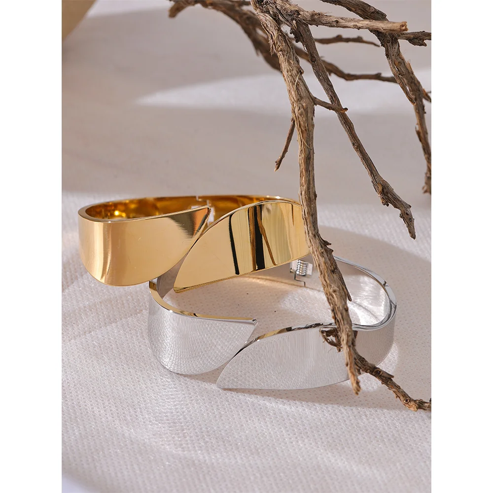 New Glossy Smooth Stainless Steel Wide Geometric Bracelet Bangle Metal Texture 18K Gold PVD Plated Waterproof Jewelry