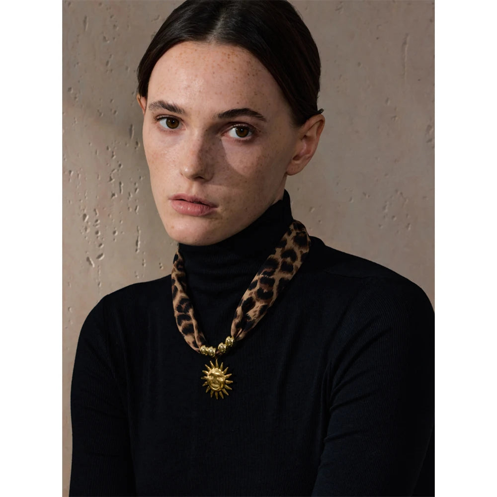 Fall Winter New Style Fashion Leopard Polyester Cloth Trendy Sun Flower Pendant Necklace for Women Jewelry Accessories
