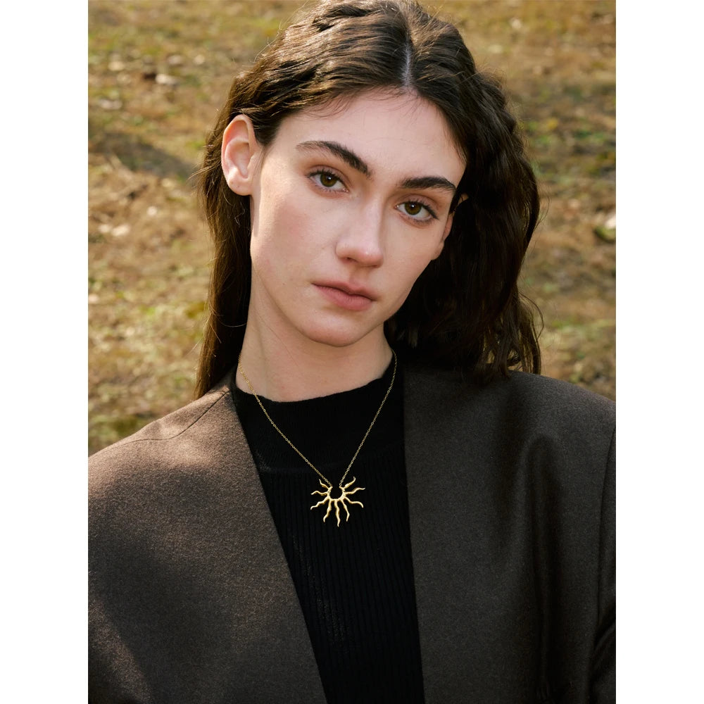 Individualistic Stainless Steel Metal Trendy Sun Pendant Necklace Hot Style Attractive Jewelry Waterproof Accessories Gift