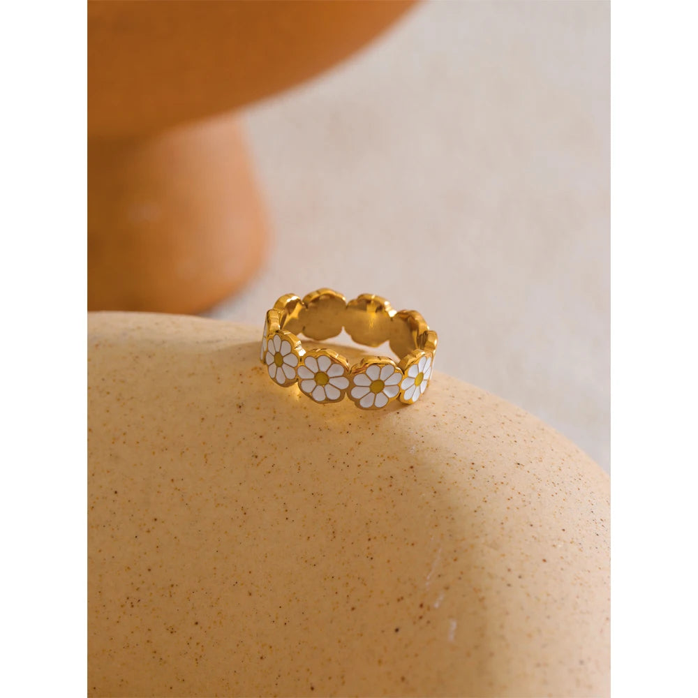6789# New White Enamel Daisy Flower Golden PVD Stylish Ring for Women Girl Stainless Steel Exclusive Fashion Daily Jewelry