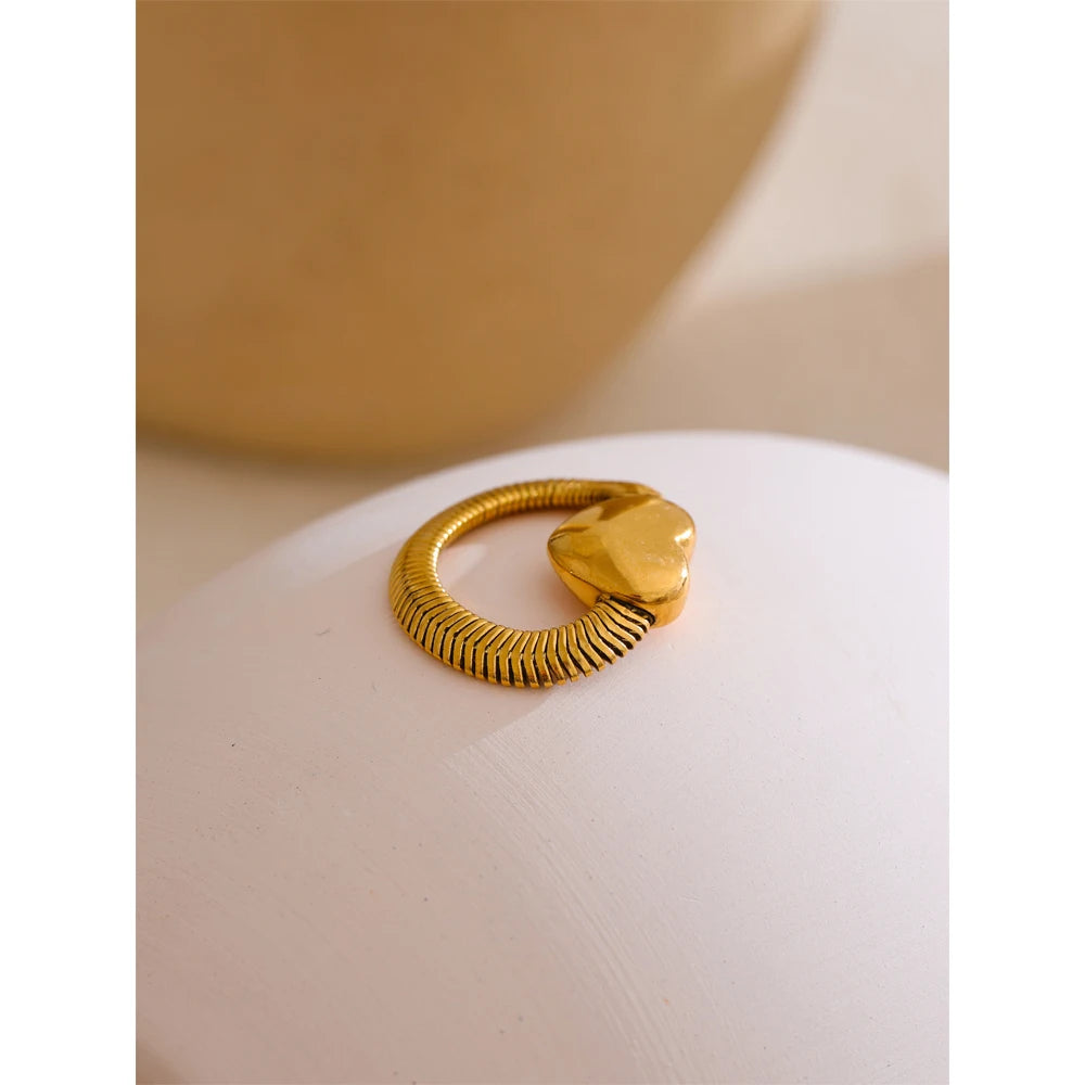 678# Fashion Metal Snake Chain Heart Statement Ring 18K Gold Color PVD Plated Essentials Trendy Charm Finger Jewelry Gift