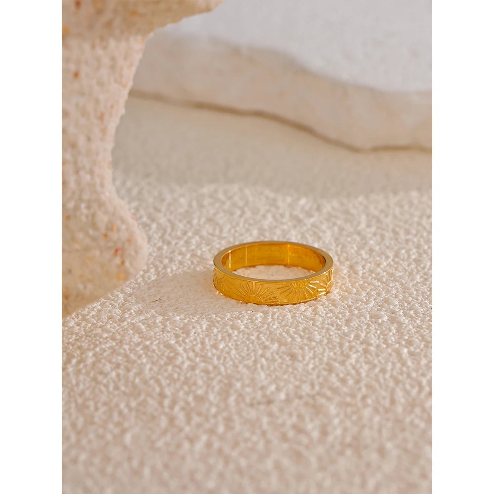 Minimalist Stainless Steel Sun Round Finger Ring Individualistic Chic Water Resistant Jewelry Accessories