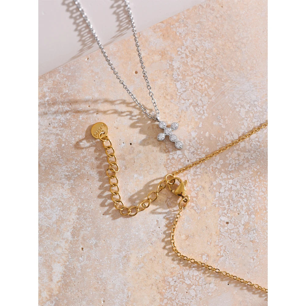 Fashion Chic Cross Shiny Pendant Necklace Cubic Zirconia Exquisite Casting Technology Gold Platinum Plated Jewelry Gift