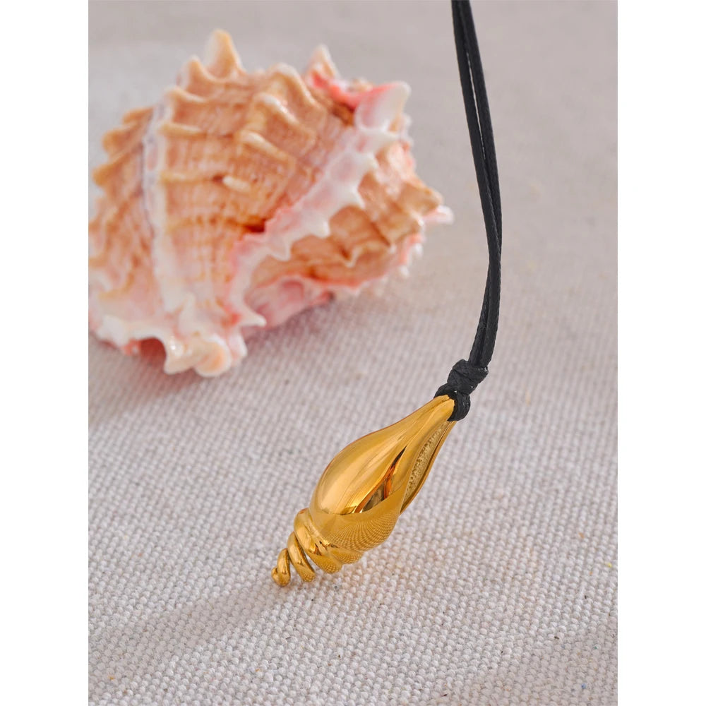 Summer Stainless Steel Metal Conch Shell Leather Pendant Necklace for Women Statement Daily Gold Color Charm Jewelry