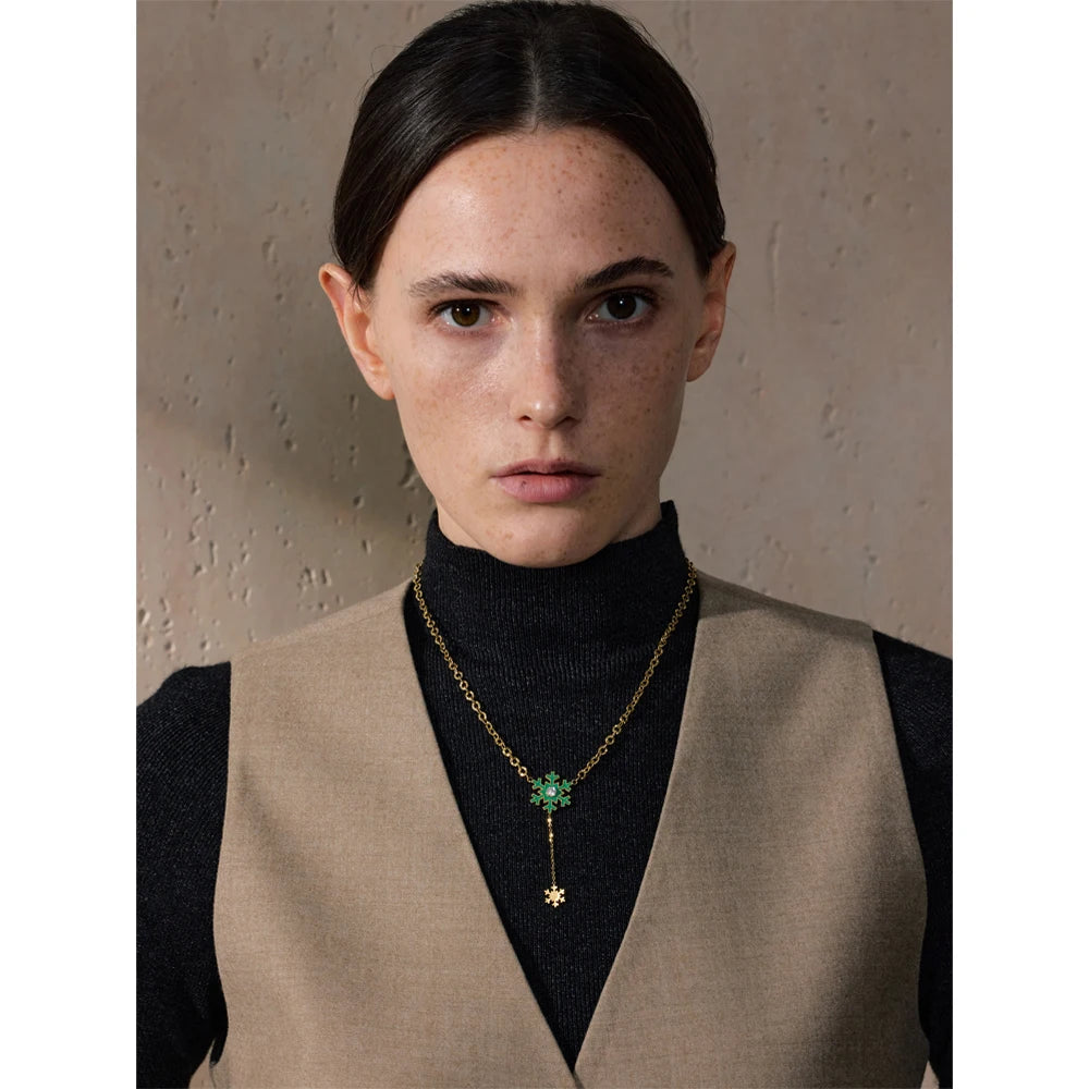 Christmas Green Enamel Snowflake Chic Fashion Season Necklace Waterproof Jewelry for Women Gift