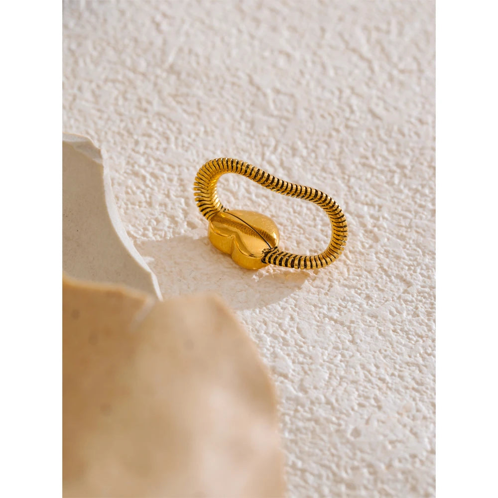 678# Fashion Metal Snake Chain Heart Statement Ring 18K Gold Color PVD Plated Essentials Trendy Charm Finger Jewelry Gift