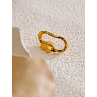 678# Fashion Metal Snake Chain Heart Statement Ring 18K Gold Color PVD Plated Essentials Trendy Charm Finger Jewelry Gift