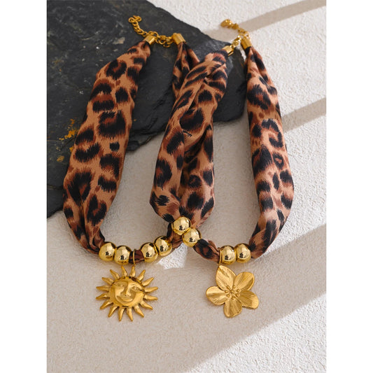 Fall Winter New Style Fashion Leopard Polyester Cloth Trendy Sun Flower Pendant Necklace for Women Jewelry Accessories